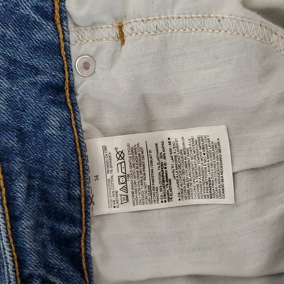 Old Navy Shorts - Picture 6 of 6